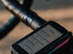 Koniec z problemami na trasie. Garmin integruje się z Komoot