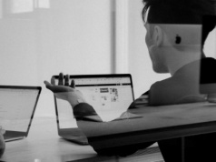 Gen Z dalej będzie miało problem ze znalezieniem pracy; AI pozwala na wzrost wydajności bez udziału ludzi