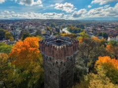 Cieszyn atrakcje. Góra Zamkowa z rotundą, rynek, muzea, Cieszyńska Wenecja i cieszyńskie kanapki