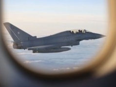 Niemcy wysyłają myśliwce do Polski. "Wyraźny sygnał dla Moskwy"