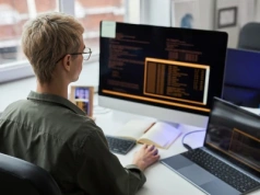 AI zmienia role programistów – mniej kodowania, więcej kontroli