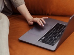 AI nabiera się na nigeryjskiego księcia. Microsoft czaruje: będzie lepiej