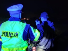 Jechał rowerem po autostradzie. Winę "zwalił" na nawigację