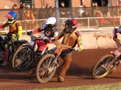 Żużel. Smutny widok zasłużonego obiektu. Jeszcze niedawno warczały tam motocykle (FOTO)