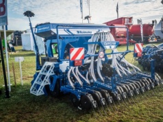 Rolmako wchodzi w nowy segment. Oto pierwszy siewnik pneumatyczny marki – OptiCrop