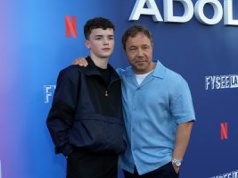 Twórca serialu "Dojrzewanie" stworzył wyjątkowy projekt. Ojcowie będą pisać listy do synów o męskości