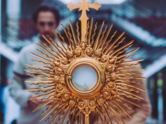 Nowy Jork: 5000 wiernych w procesji eucharystycznej