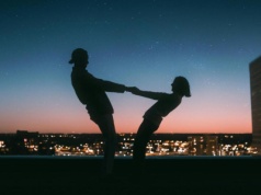 Single chętniej korzystają z AI. Zmieniły się zasady randkowania