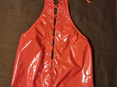 Wysłali syna do paczkomatu po przesyłkę z ćwiczeniami szkolnymi. Wrócił z paczką bielizny erotycznej