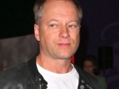 Maciej Stuhr stanowczo ODCINA SIĘ od polityki. Tak zmieniło się jego życie