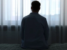 Naukowcy: Samotność zwiększa ryzyko śmierci z powodu raka. Najnowsze badania