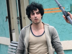 Młody aktor wygląda jak Sylvester Stallone. Tak powstawał "Rocky"