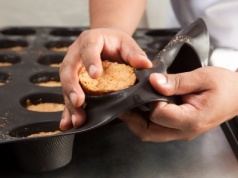 Przestań piec w silikonowych formach. Nowe badania szokują