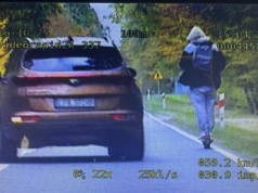 Nietrzeźwy jechał drogą krajową na hulajnodze