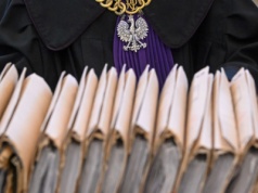 Restrukturyzacja szpitali pod ostrzałem. Kto ma rację w tym sporze? Analiza prawna