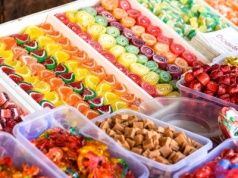 Reklamy słodyczy mogą zniknąć z mediów. Do Sejmu trafiła petycja