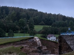 Powódź zniszczyła zaporę w Stroniu. Po roku rusza wielka odbudowa zbiornika