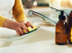 Kuchnia pełna bakterii i wirusów. 5 sposobów, by uniknąć zakażenia