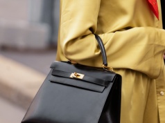 Słynny dom mody po 37 latach żegna się z dyrektor kreatywną. Koniec pewnej ery