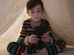 Ta gra to z pozoru niewinny świat. Tak naprawdę kryje treści, które mogą budzić lęk i niepokój