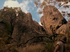 Nie próbujmy rozumieć, zacznijmy kontemplować. O „Pikniku pod Wiszącą Skałą” Petera Weira