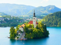 Jezioro Bled – najbardziej instagramowe miejsce Słowenii. Ale czy naprawdę warto tam jechać?