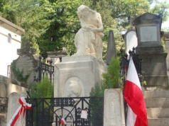 Rocznica śmierci Chopina w Paryżu. Grób kompozytora znów przyciągnął mnóstwo turystów