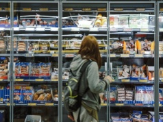 Polacy się bogacą, ale sklepy wciąż drenują kieszenie