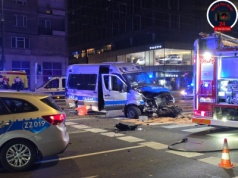 Wypadek w centrum Warszawy. Ranni policjanci