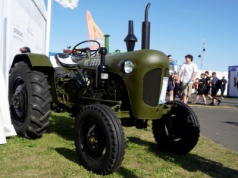 Poborowy Ursus C-328 melduje się do służby. Co czego służyły ciągniki w Ludowym Wojsku Polskim?