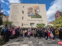 Mieczysław Kozar-Słobódzki z muralu spogląda na Świdnicę. Powstanie też jego pomnik?