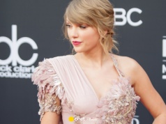 Taylor Swift wpłaciła 100 tys. dol. Wspomogła chorą na raka mózgu dziewczynkę