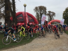 Deszcz i wiatr nie odstraszył kolarzy. Rekord frekwencji w Kluczewsku