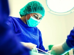 Ludzie idą pod nóż przez modelki AI. Oto jak bezbronni są młodzi