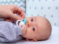 Niebezpieczna substancja w smoczkach dla niemowląt popularnych marek. "Skutki są rozległe"