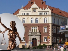 Podkarpacie: Wyrok za potajemne nagrywanie uczennic. Nauczyciel Ryszard D. skazany na cztery lata