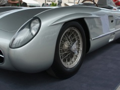 Najdroższy samochód świata sprzedany "dla dobra sprawy". Cena? Zwala z nóg