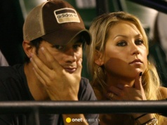 Co się stało z Anną Kurnikową? Mur jej rezydencji ma 5 m wysokości