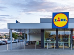 Wygląda jak z Zary, a to Lidl za 69 zł. Ta kurtka to modowe objawienie sezonu