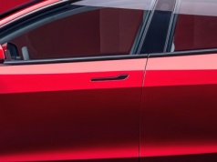 Elektrycznie wysuwane klamki pod lupą UE. Po serii tragedii Tesla i inni producenci mają problem