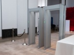 ​Bramki i detektory metali przy wejściu do szpitali? "Państwo musi zainwestować"