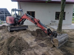 Czy wciąż warto? Używana koparka Neuson 3503 w Naszym teście