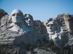 Według niektórych polityków Polska nie leży w Europie, tylko jest kolejnym stanem USA