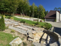 Najmniejsze polskie uzdrowisko zachwyca jesienią. Możesz tu odpocząć w zupełnej ciszy