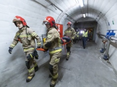 Nocne ćwiczenia służb w tunelu pod Martwą Wisłą