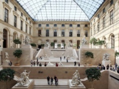 Napad rabunkowy na Luwr. Słynne muzeum zostało zamknięte