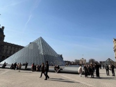 Złodzieje w Luwrze. Słynne muzeum zamknięte dla turystów