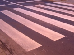 Z impetem na zebry. Niebezpieczne przejście przy Międzyrzeckiej