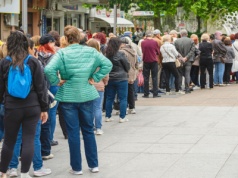 Rynek pracy w dwóch prędkościach. Z jednej strony awanse, z drugiej długotrwałe bezrobocie