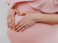 Ciąża po leczeniu raka piersi. Co mówią najnowsze badania?
